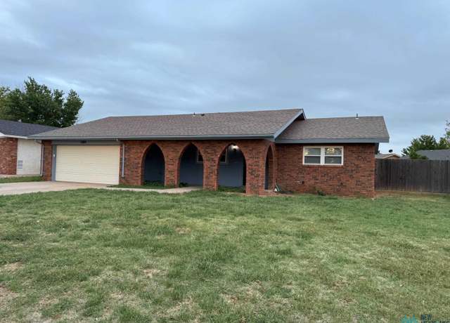Property at 1809 Jonquil Dr, Clovis, NM 88101, 3 beds, 2 baths