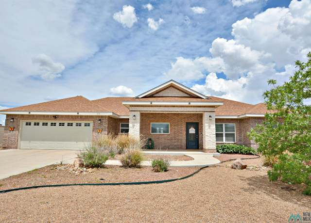 Property at 1219 Oakwood Cir, Portales, NM 88130, 3 beds, 2 baths