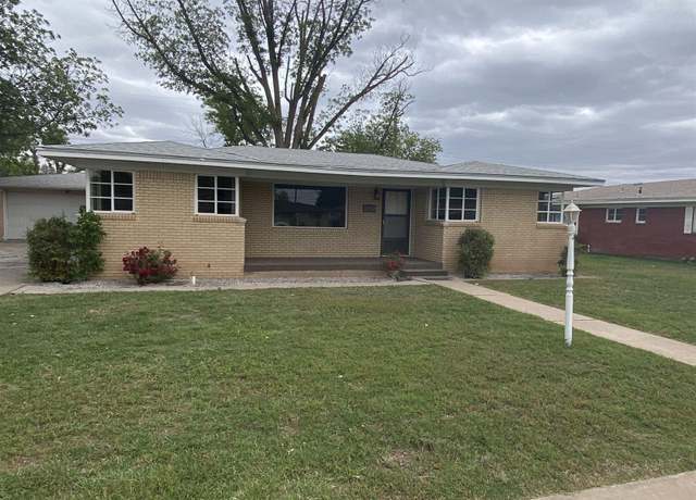 Property at 1607 S Lea Ave, Roswell, NM 88203, 3 beds, 2 baths