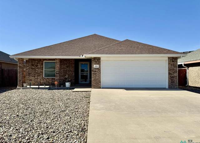 Property at 225 Starlite Dr, Clovis, NM 88101, 3 beds, 2 baths