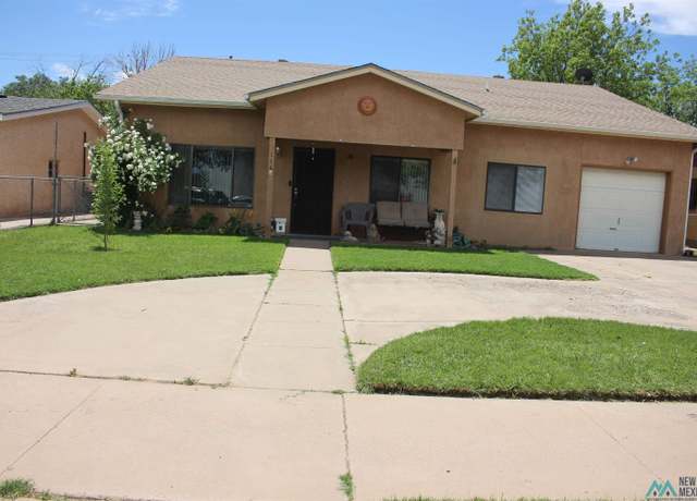 Property at 114 E Frazier Sts, Roswell, NM 88203, 3 beds, 2.5 baths
