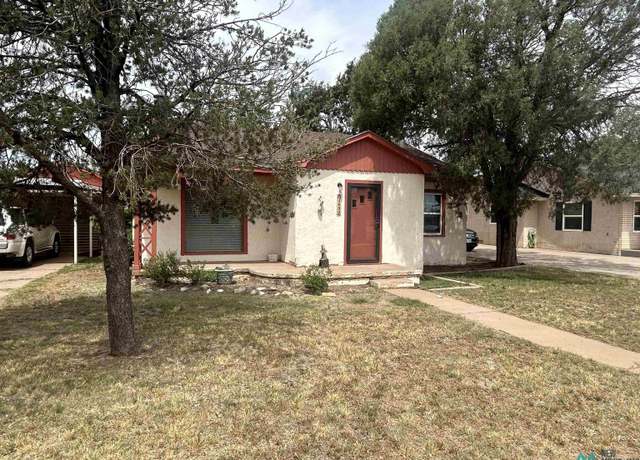 Property at 3000 N Prince St, Clovis, NM 88101, 3 beds, 1 bath