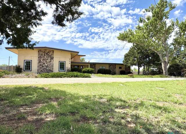 Property at 209 Springfield Dr, Clovis, NM 88101, 3 beds, 3.5 baths