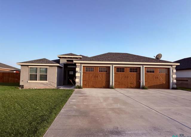 Property at 1709 W Goose Berry Dr, Hobbs, NM 88242, 4 beds, 3 baths