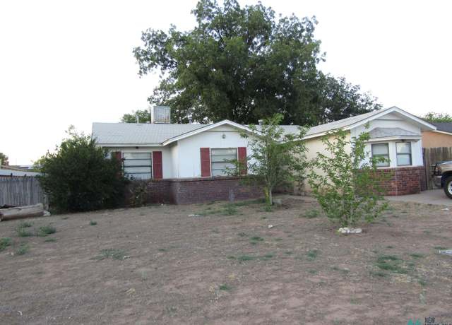 Property at 1604 W Bullock Ave, Artesia, NM 88210, 3 beds, 2 baths