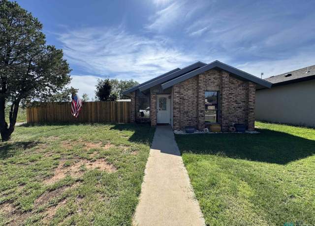 Property at 5915 N San Joaquin St, Hobbs, NM 88240, 2 beds, 1 bath