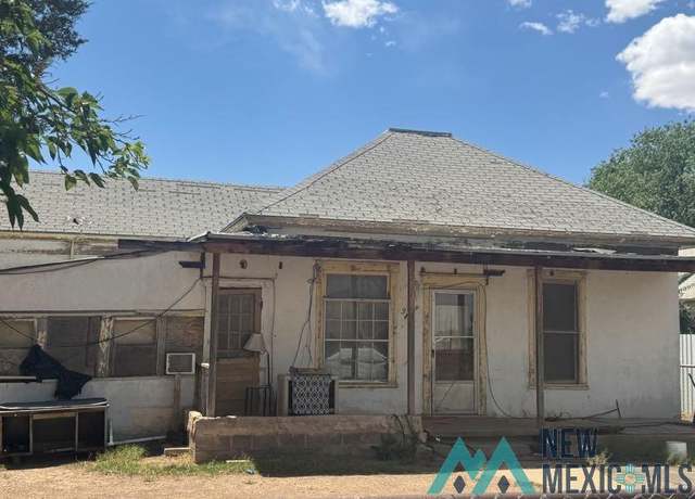 Property at 317 W Dallas Ave, Artesia, NM 88210, 3 beds, 1 bath