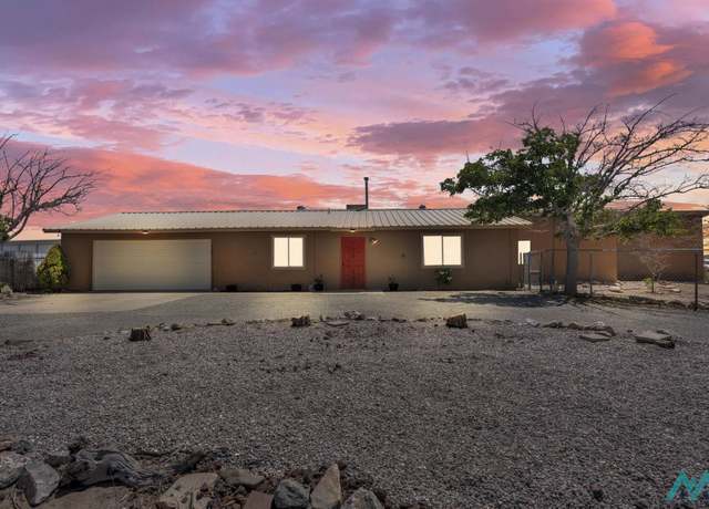 Property at 300 San Andres Dr, Elephant Butte, NM 87901, 3 beds, 3 baths