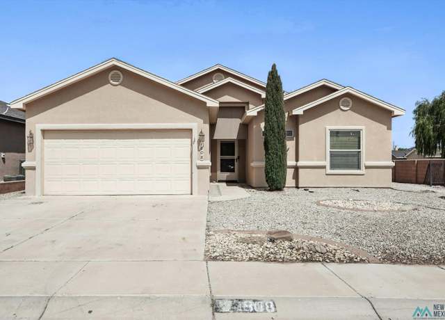 Property at 1808 Lanette Dr, Carlsbad, NM 88220, 3 beds, 2 baths