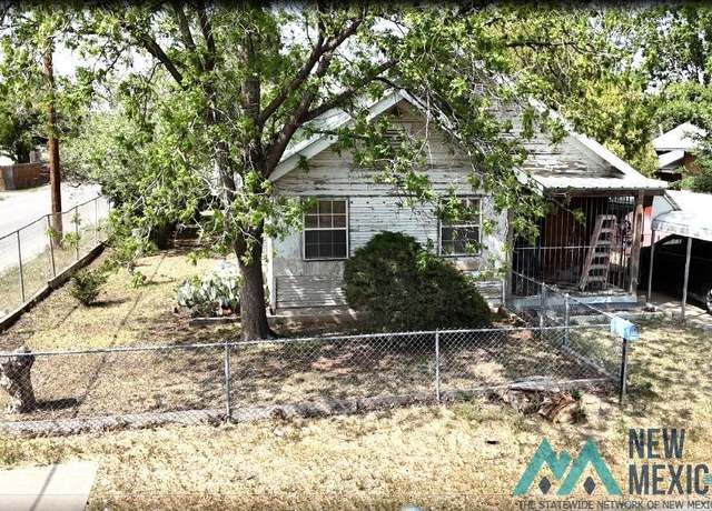 Property at 1 E Morningside Dr, Roswell, NM 88201, 2 beds, 1.5 baths