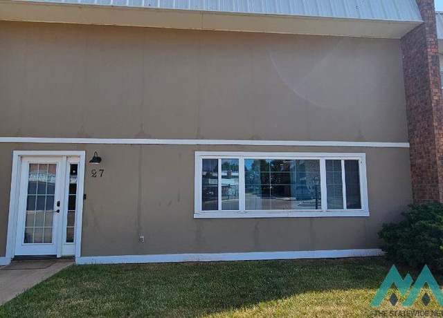 Property at 1400 Fairway Terrace #27 Dr, Clovis, NM 88101, 2 beds, 2.5 baths