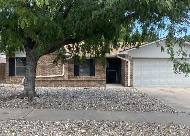 Property at 711 E Mescalero Rd, Roswell, NM 88201, 3 beds, 2 baths