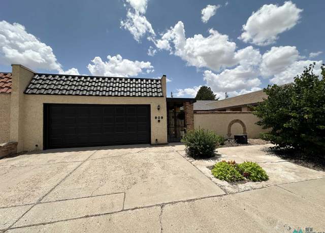 Property at 909 W Caprock Dr, Hobbs, NM 88240, 2 beds, 2 baths