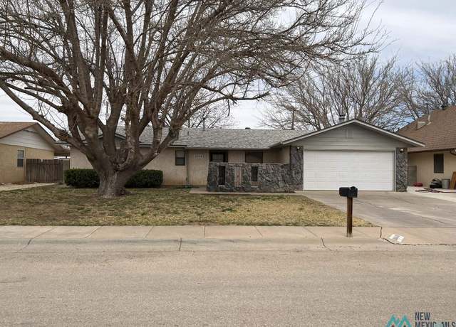 Property at 2004 W Briscoe Ave, Artesia, NM 88210, 3 beds, 2 baths