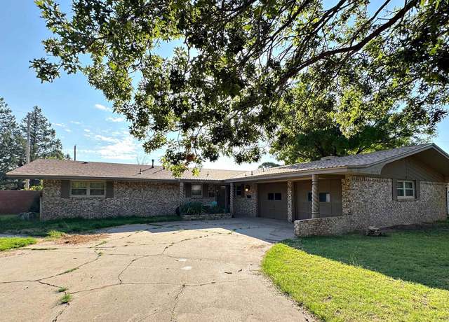Property at 205 Floyd Golden Cir, Portales, NM 88130, 3 beds, 2.5 baths
