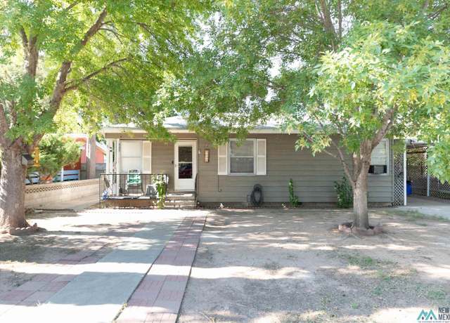 Property at 309 Glendale St, Carlsbad, NM 88220, 3 beds, 2 baths