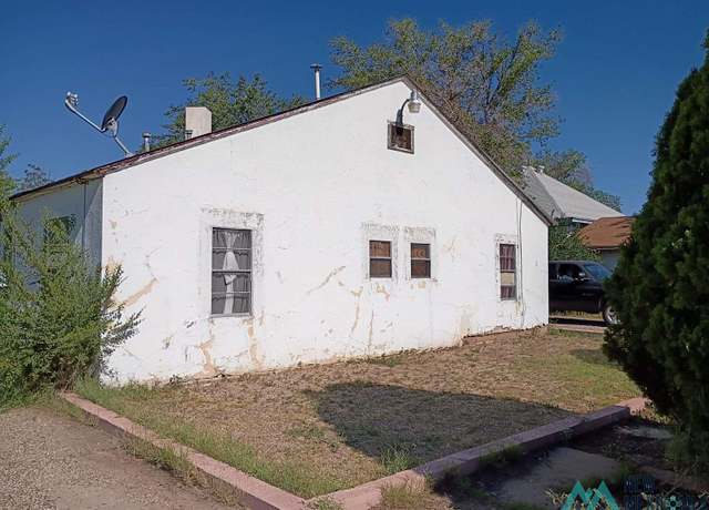 Property at 504 S 2nd St, Artesia, NM 88210, 3 beds, 2 baths