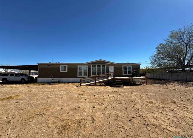Property at 1006 S Oak St, Jal, NM 88252, 4 beds, 2 baths