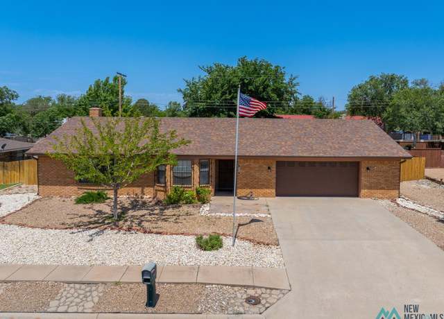 Property at 608 Estrellita Dr, Roswell, NM 88201, 4 beds, 3 baths