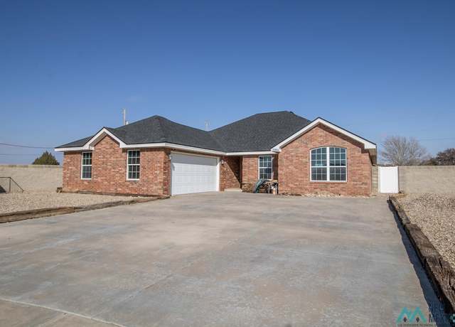 Property at 2204 Boxwood Cir, Portales, NM 88130, 4 beds, 2.5 baths