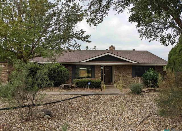 Property at 2009 Colonial Pkwy, Clovis, NM 88101, 3 beds, 2 baths