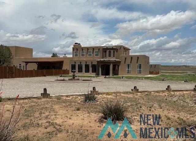Property at 5215 Beargrass Rd, Roswell, NM 88201, 4 beds, 4.5 baths