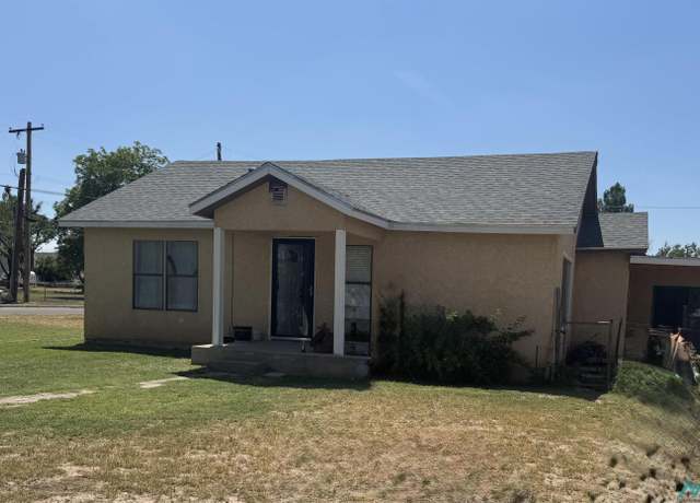 Property at 2606 Westernway St, Carlsbad, NM 88220, 3 beds, 2 baths
