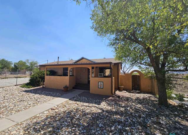 Property at 333 E Jefferson Ave, Gallup, NM 87301, 2 beds, 1.5 baths