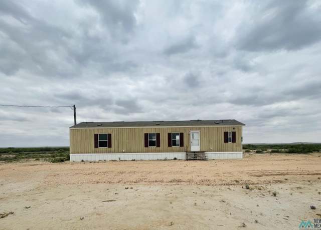 Property at 938 N Lake Rd, Artesia, NM 88210, 2 beds, 2 baths