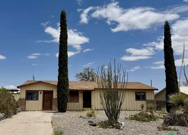 Property at 921 Locust St, Truth Or Consequences, NM 87901, 4 beds, 3 baths