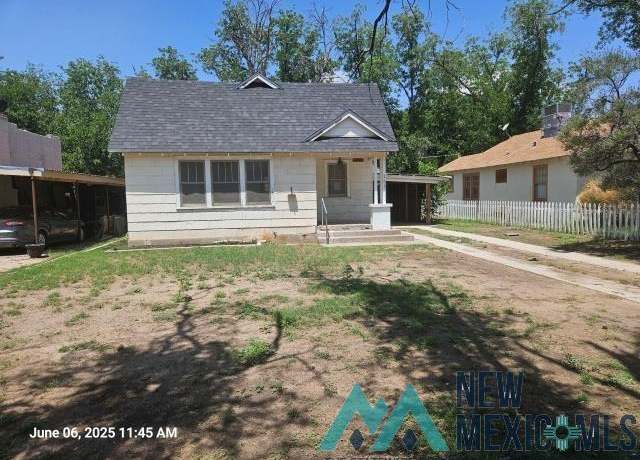 Property at 307 N Mesquite St, Carlsbad, NM 88220, 2 beds, 1 bath