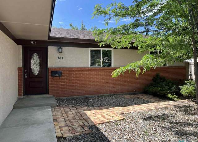 Property at 611 Mckee Dr, Gallup, NM 87301, 4 beds, 2 baths