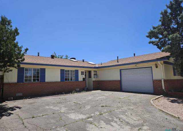 Property at 633 Mckee Dr, Gallup, NM 87301, 3 beds, 2.5 baths