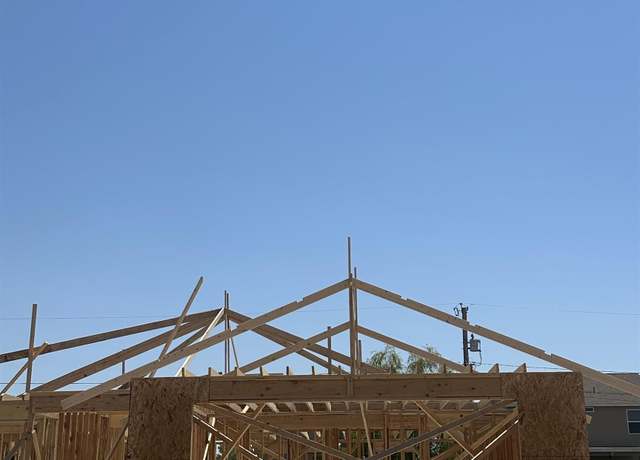 Property at 1028 Clover Ln, Roswell, NM 88203, 3 beds, 2 baths