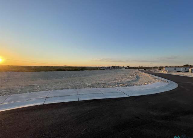 Property at 1642 Skyline Dr, Carlsbad, NM 88220