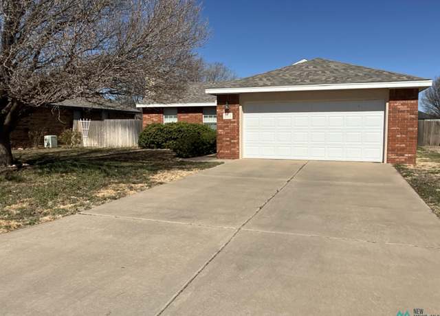 Property at 2212 Country Dr, Clovis, NM 88101, 3 beds, 2 baths