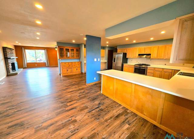 Property at 1400 Kit Carson Dr, Gallup, NM 87301, 3 beds, 2 baths