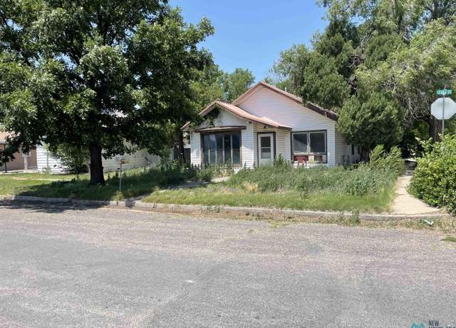 Property at 223 Cedar St, Clayton, NM 88415, 3 beds, 2 baths