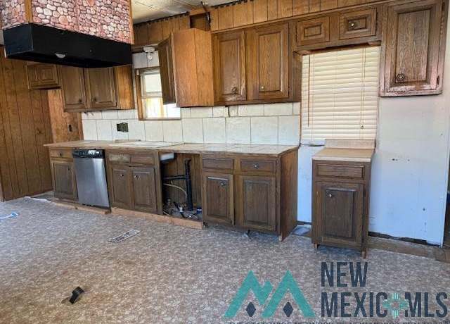 Property at 2304 Whipoorwill Way, Clovis, NM 88101, 3 beds, 2 baths
