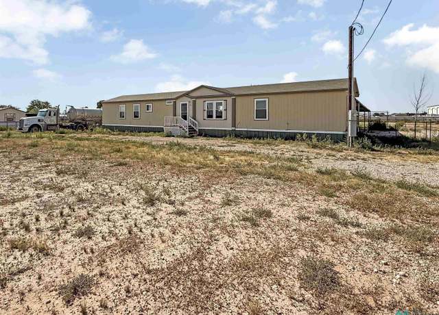 Property at 105 E Harkness Rd, Carlsbad, NM 88220, 3 beds, 2 baths