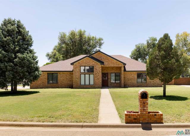 Property at 401 Diamondhead Dr, Clovis, NM 88101, 4 beds, 2 baths