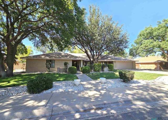 Property at 4 Stephens Cir, Roswell, NM 88201, 3 beds, 3 baths
