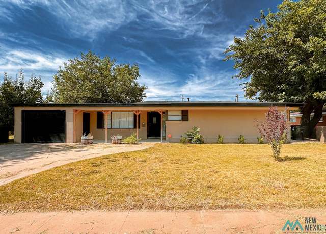 Property at 705 N Plains Dr, Roswell, NM 88203, 4 beds, 3 baths