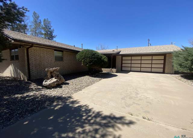 Property at 2204 S Palomar Dr, Roswell, NM 88203, 3 beds, 2 baths