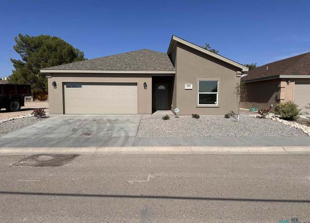 Property at 2902 Via Veneto Dr, Roswell, NM 88201, 3 beds, 2 baths