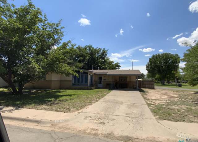 Property at 3010 Delicado Dr, Roswell, NM 88201, 3 beds, 2 baths