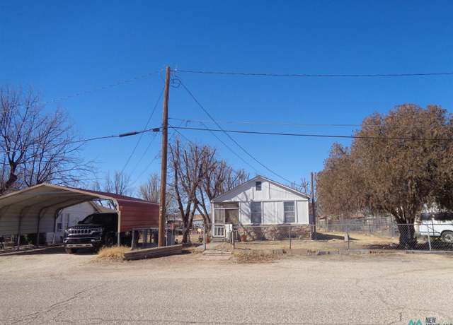 Property at 107 S Swigart St, Carlsbad, NM 88220, 2 beds, 2 baths