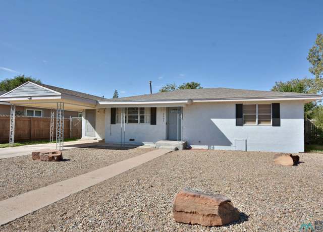 Property at 2604 Wallace St, Clovis, NM 88101, 3 beds, 2 baths
