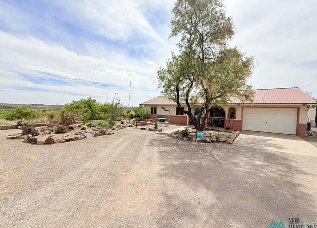 Property at 408 Stagecoach Dr, Elephant Butte, NM 87935, 3 beds, 2 baths