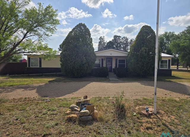 Property at 624 N 10th St, Melrose, NM 88124, 3 beds, 2 baths